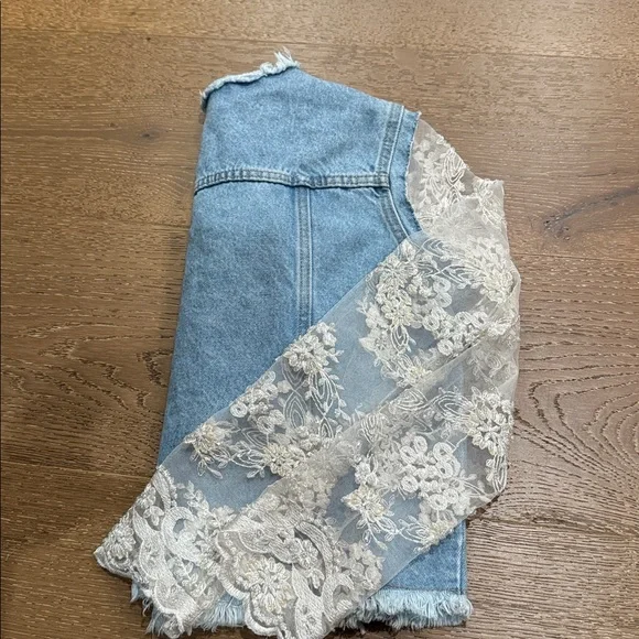 Denim Lace Sleeve Jacket Cropped Distressed Light Wash Boho Chic Size S/M - Picture 6 of 6